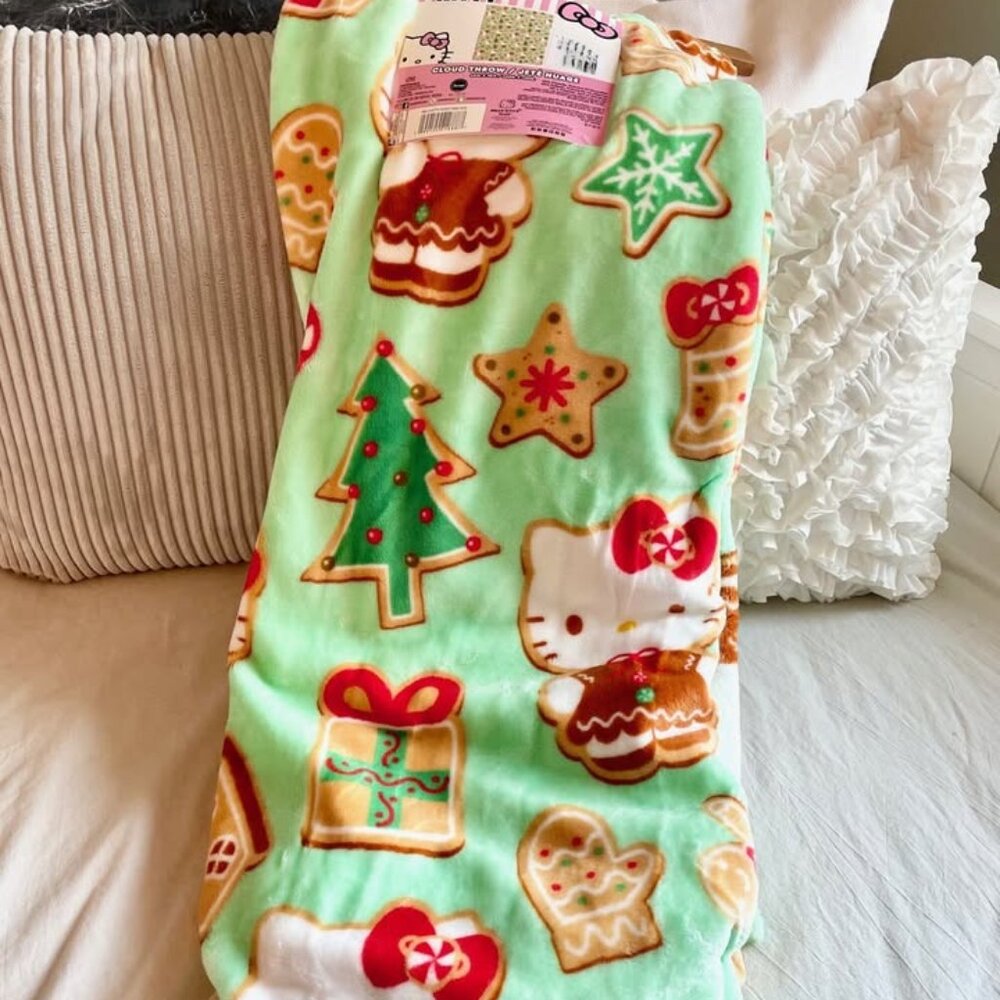 NEW Christmas Hello Kitty Green Gingerbread Blanket